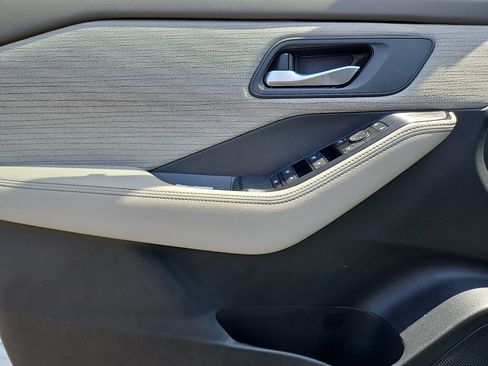 Certified 2023 Nissan Rogue SV AWD/4WD image 11