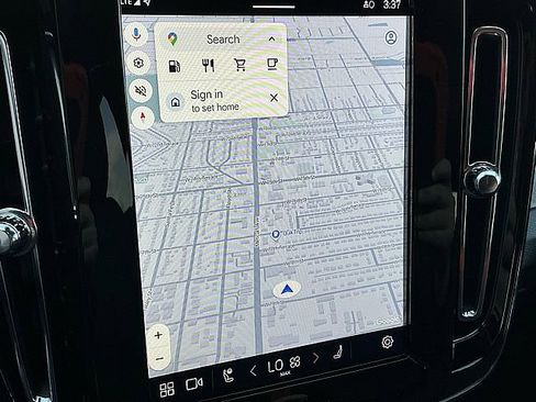 Certified 2025 Volvo XC40 B5 Plus image 26