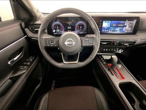 Certified 2025 Nissan Kicks SR FWD image 6