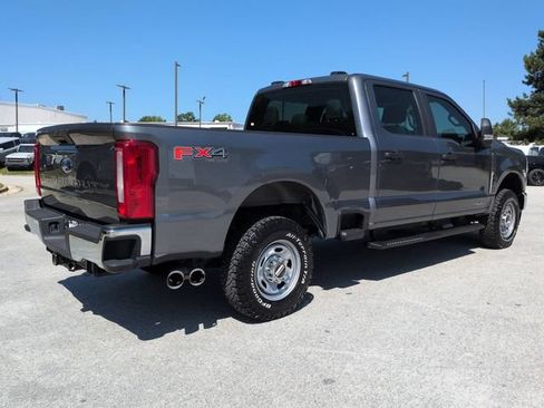 Certified 2024 Ford F250 XL w/ FX4 Off-Road Package AWD/4WD image 4
