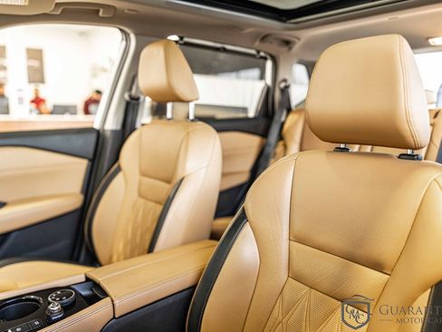 Used 2022 Nissan Rogue Platinum w/ Head-Up Display Package image 18