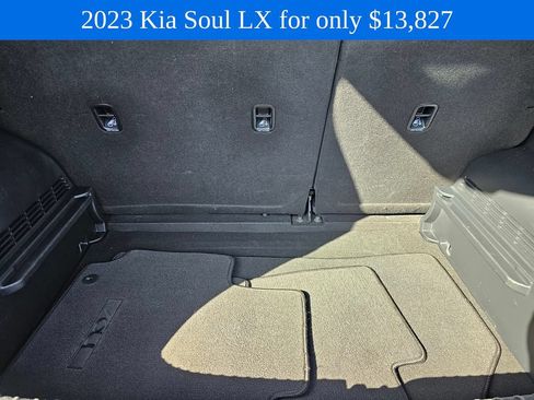 Used 2023 Kia Soul LX w/ LX Technology Package FWD image 16