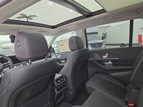 New 2026 Mercedes-Benz GLS 450 4MATIC image 30