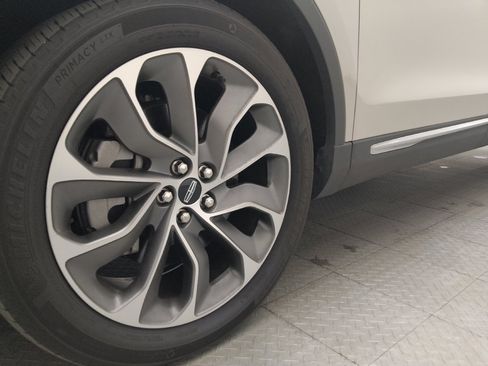 Used 2021 Lincoln Nautilus Reserve FWD image 31