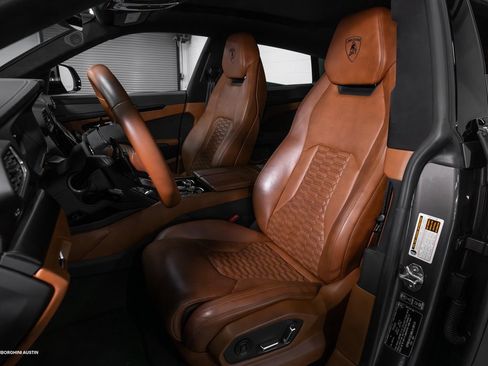 Used 2021 Lamborghini Urus image 28