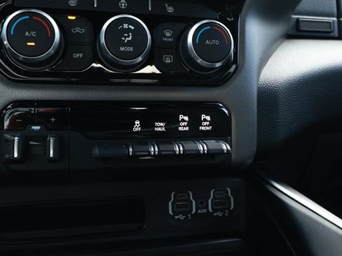 Used 2020 RAM 1500 Big Horn RWD image 21