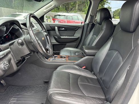 Used 2014 Chevrolet Traverse LT FWD image 10