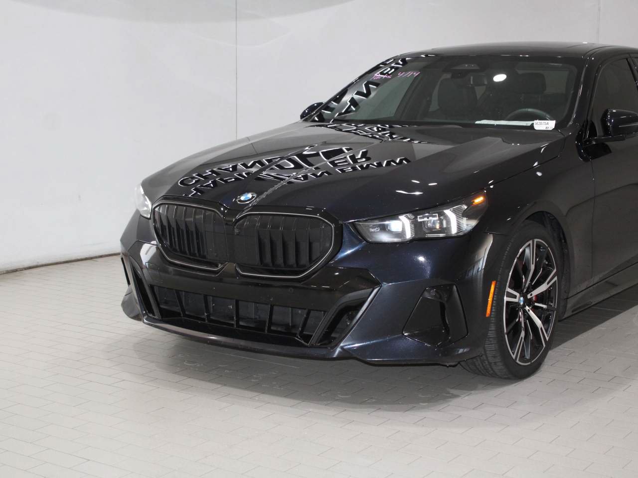 Used 2024 BMW 530i w/ M Sport Package RWD image 2