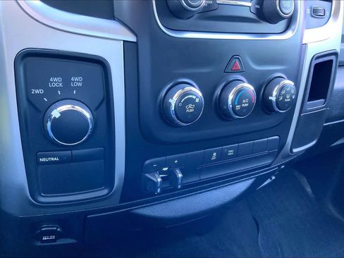 Used 2014 RAM 2500 SLT image 34