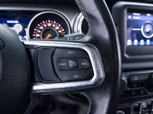 Used 2019 Jeep Wrangler Unlimited Sahara AWD/4WD image 29