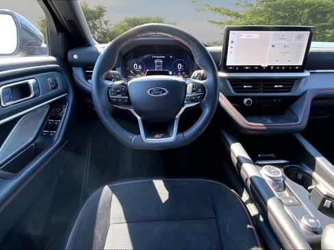 Used 2025 Ford Explorer ST AWD/4WD image 8