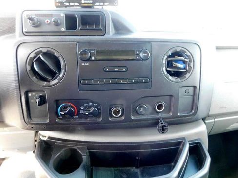 Used 2011 Ford E-250 and Econoline 250 image 15