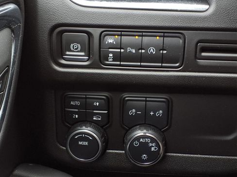 Used 2023 Chevrolet Tahoe LT image 7