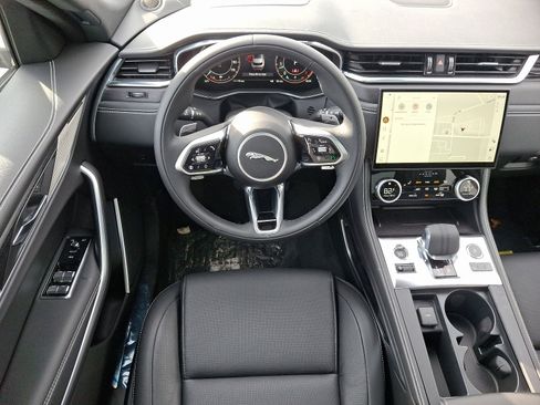 New 2025 Jaguar F-PACE R-Dynamic S image 9