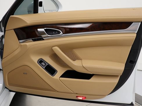 Used 2013 Porsche Panamera S w/ Premium Pkg Plus image 40