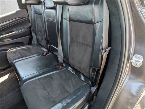 Used 2019 Jeep Grand Cherokee Altitude AWD/4WD image 19