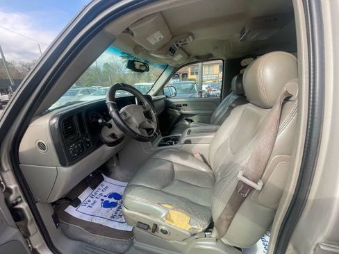 Used 2006 Chevrolet Suburban LTZ w/ Preferred Equipment Group image 5