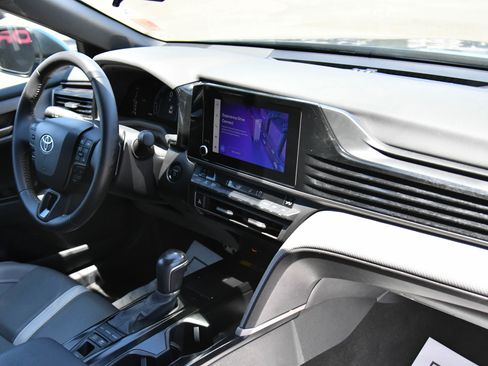Used 2025 Toyota Camry SE FWD image 45