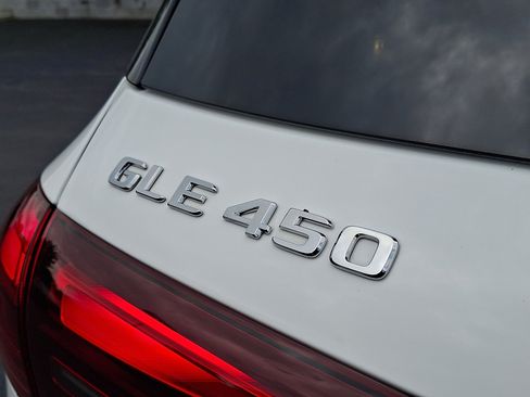 Certified 2026 Mercedes-Benz GLE 450 4MATIC image 32