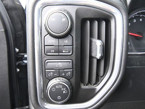 Used 2019 Chevrolet Silverado 1500 LT w/ All-Star Edition image 10