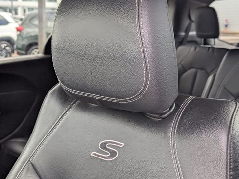 Used 2019 Chrysler Pacifica Touring-L w/ S Appearance Package FWD image 12