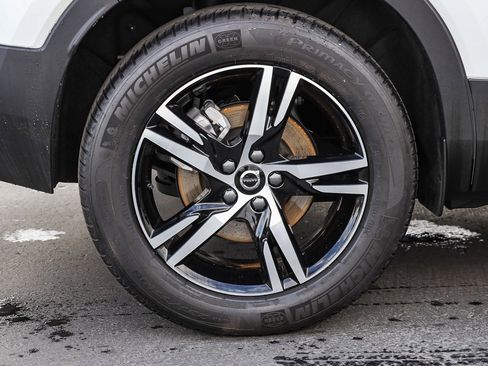 New 2025 Volvo XC40 B5 Core w/ Climate Package image 7