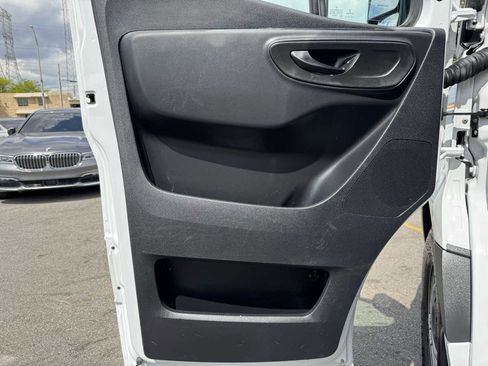 Used 2021 Freightliner Sprinter 2500 RWD image 24