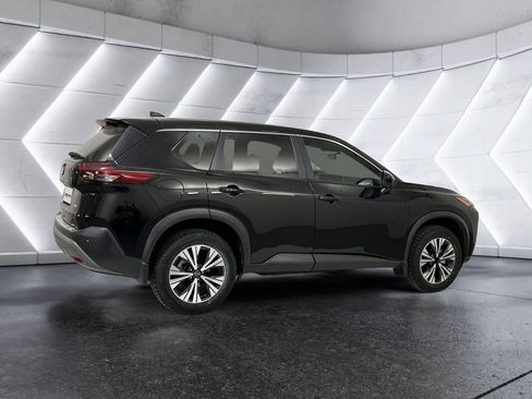 Used 2023 Nissan Rogue SV FWD image 4