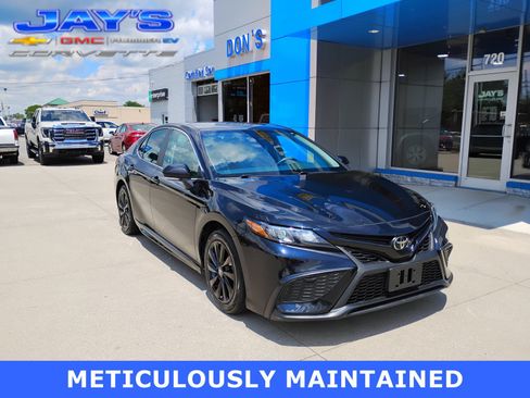 Used 2024 Toyota Camry SE FWD image 1