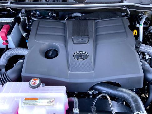 New 2026 Toyota Tundra Limited AWD/4WD image 17