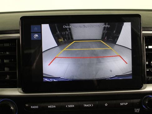 Certified 2024 Hyundai Venue SEL image 28