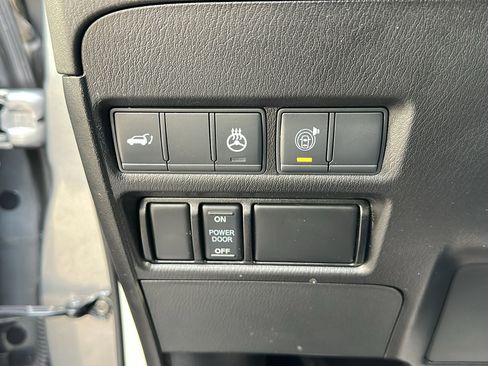 Certified 2021 Nissan Armada Platinum w/ Captain's Chairs Package image 16