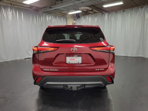 Used 2022 Toyota Highlander XLE AWD/4WD image 7