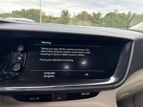 Used 2022 Buick Envision Essence w/ Technology Package I image 23