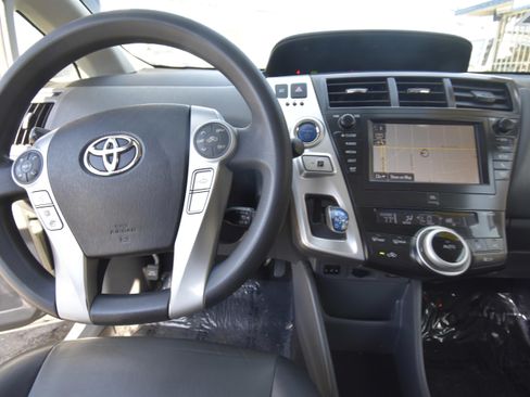 Used 2012 Toyota Prius V Five FWD image 9