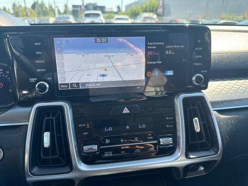 Certified 2022 Kia Sorento S AWD/4WD image 16