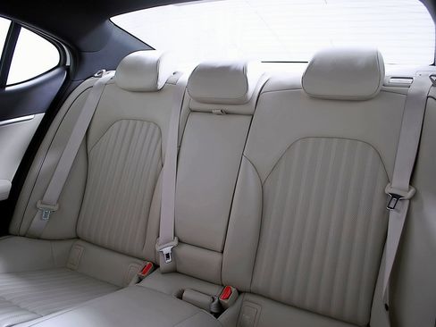 Used 2022 Genesis G70 2.0T w/ Prestige Package image 16