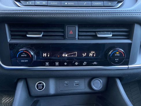 Used 2023 Nissan Rogue SV image 20