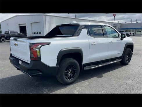 New 2025 Chevrolet Silverado EV LT image 8