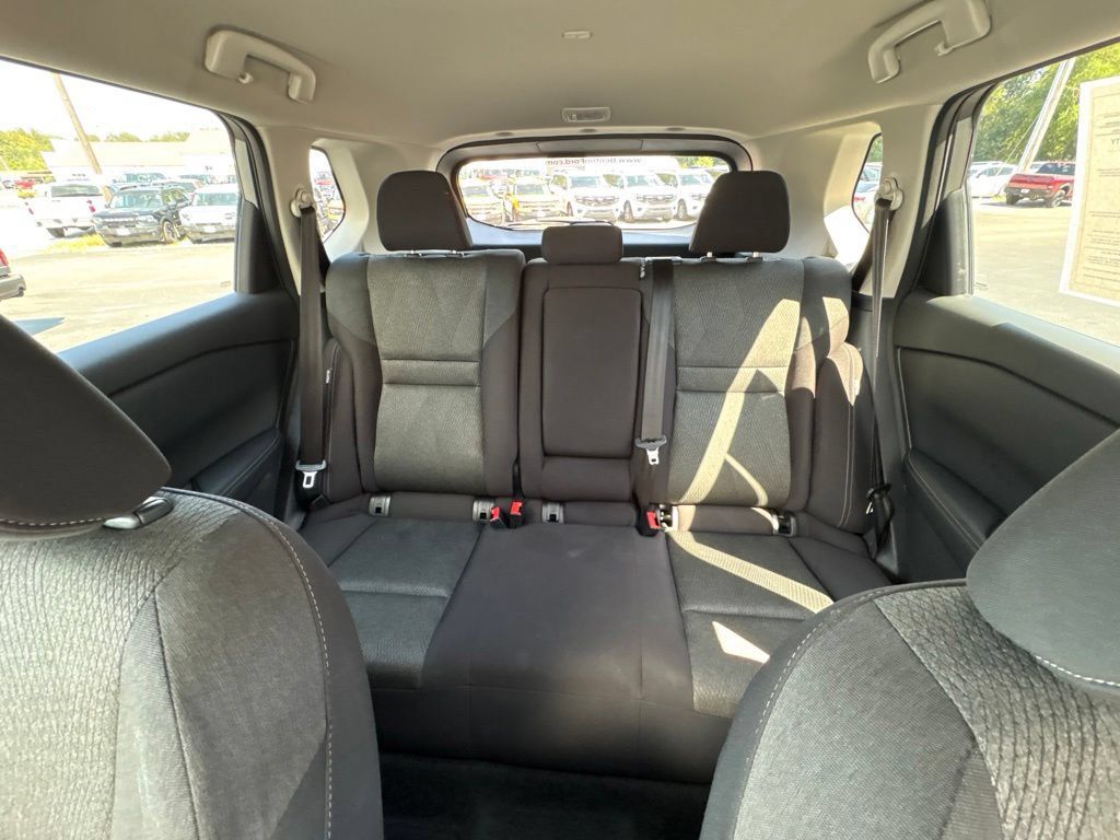 Used 2024 Nissan Rogue SV AWD/4WD image 28