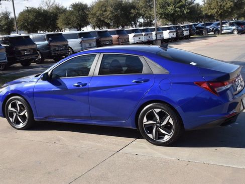 Used 2023 Hyundai Elantra SEL w/ Convenience Package image 11