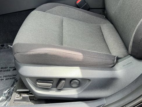 Used 2025 Toyota Camry LE w/ Convenience Package FWD image 15