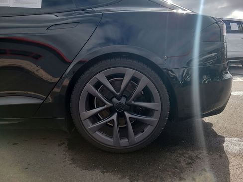 Used 2022 Tesla Model S image 9