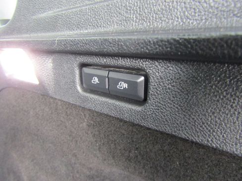 Used 2021 Lincoln Corsair Reserve w/ Equipment Group 201A AWD/4WD image 17