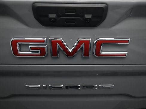 Used 2025 GMC Sierra 2500 AT4 w/ AT4 Preferred Package image 16