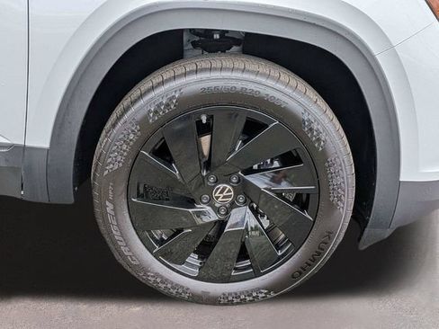 New 2026 Volkswagen Atlas SE FWD image 11