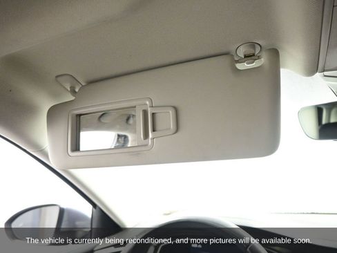 Used 2022 Volkswagen Jetta SE image 24