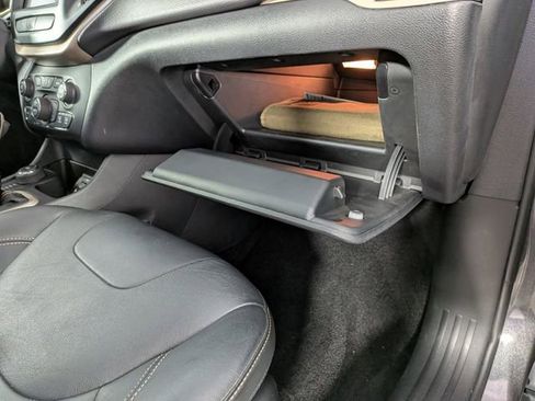Used 2015 Jeep Cherokee Limited AWD/4WD image 28