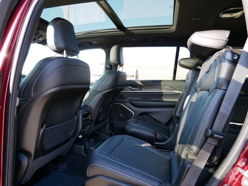New 2026 Jeep Grand Cherokee L Limited AWD/4WD image 8