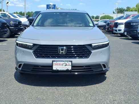 Used 2025 Honda Accord Touring image 2